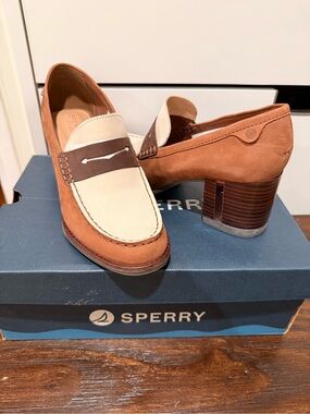 Sperry Seaport Penny Heel Brown Cream Leather Loafers Size 8